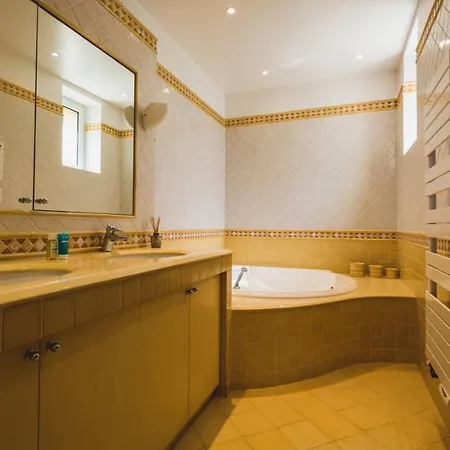 Sleeps 8 Pool Wifi Villa *